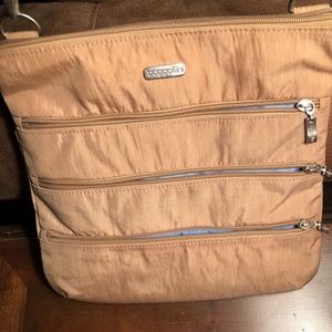 Baggallini Large Crossbody Bag w/RFID protection
